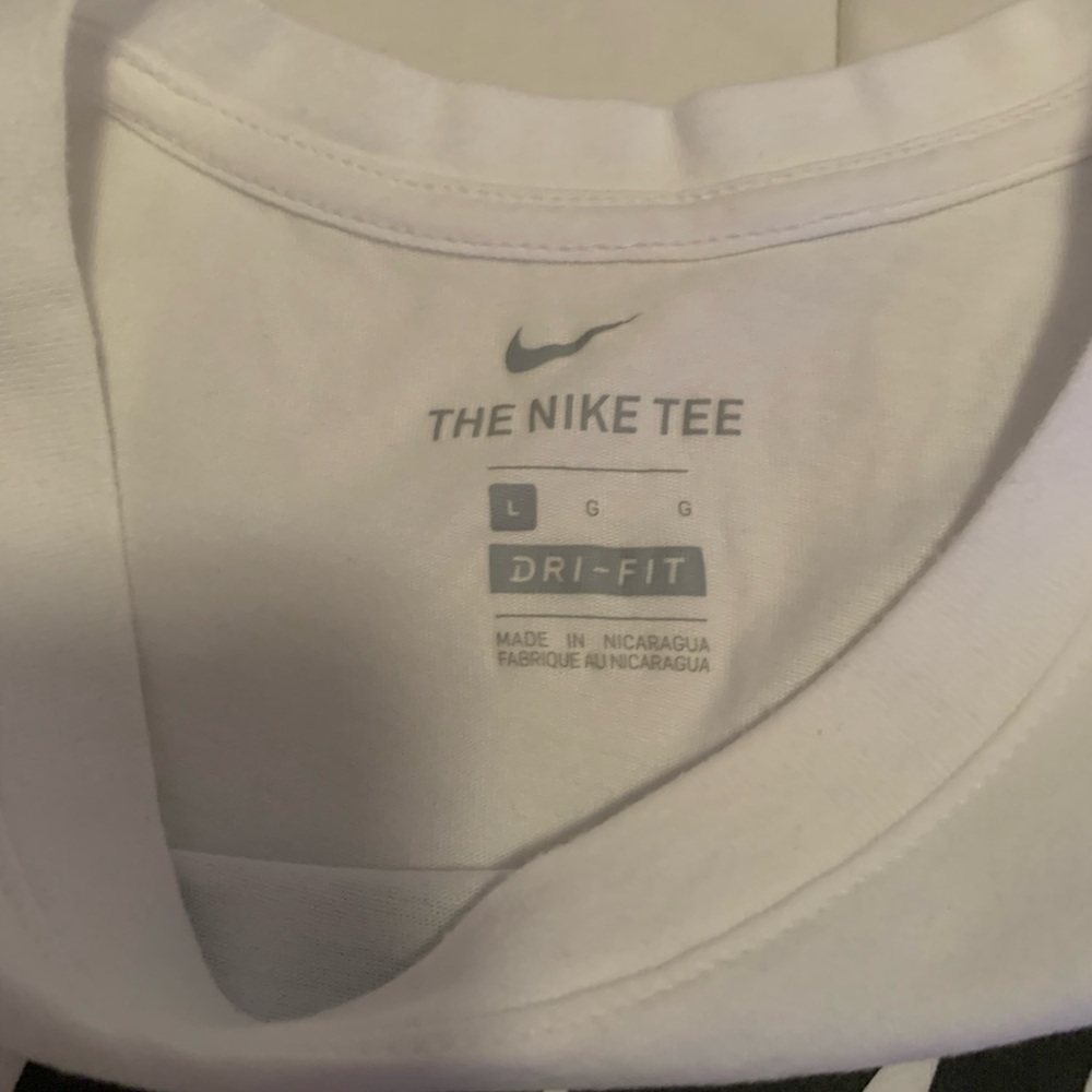 Nike Dri-Fit Tee - Picture 4 of 5